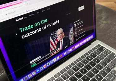 Le procureur général du Massachusetts accuse Kalshi de violer les lois sur les paris sportifs.